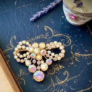 Vintage Mid-Century Aurora Borealis Brooch